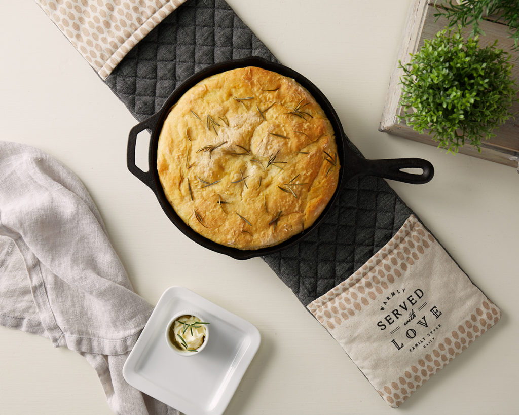 Double oven mitt layed out as a trivet.